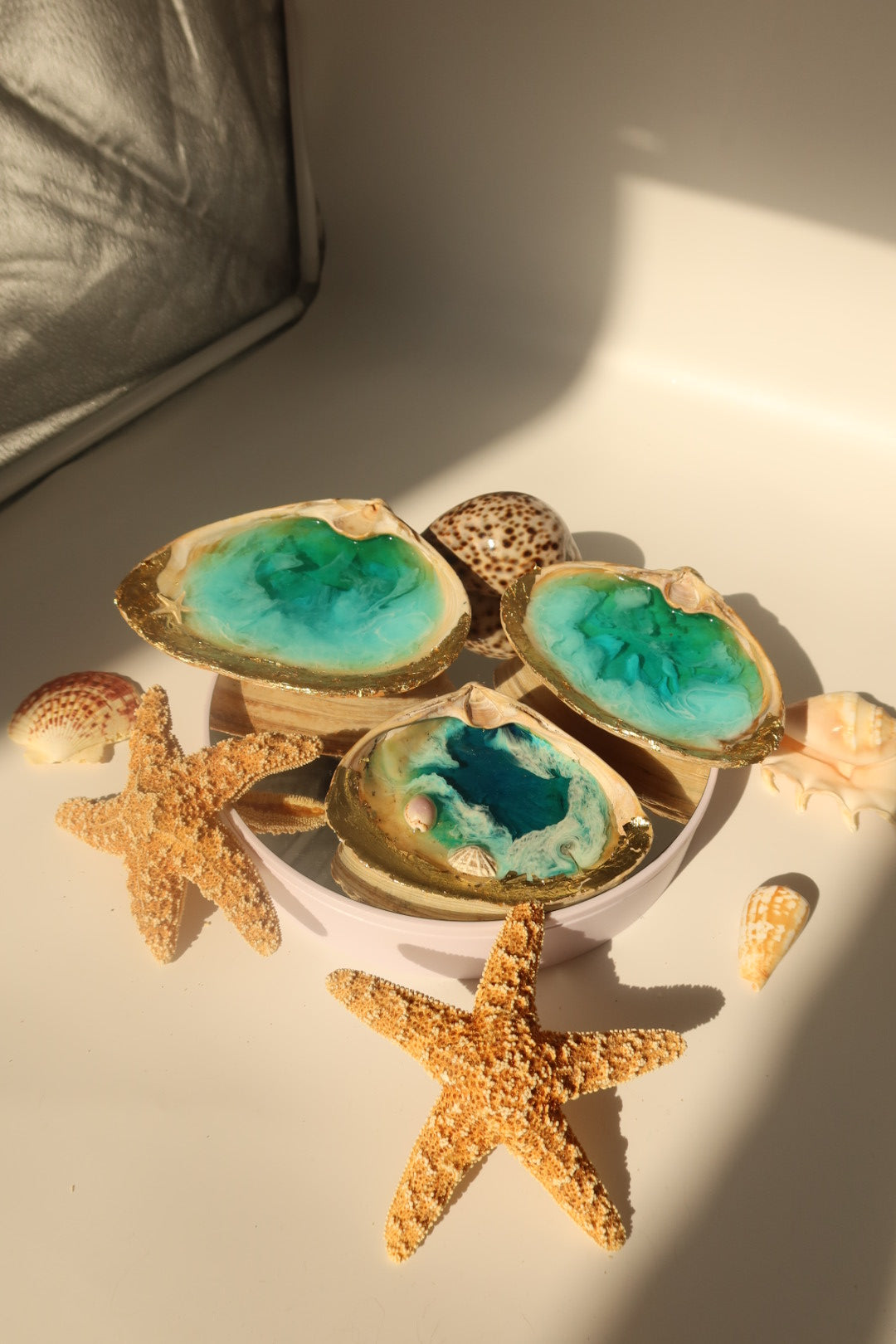 Gold Foil Accent Shell Tray (Large)