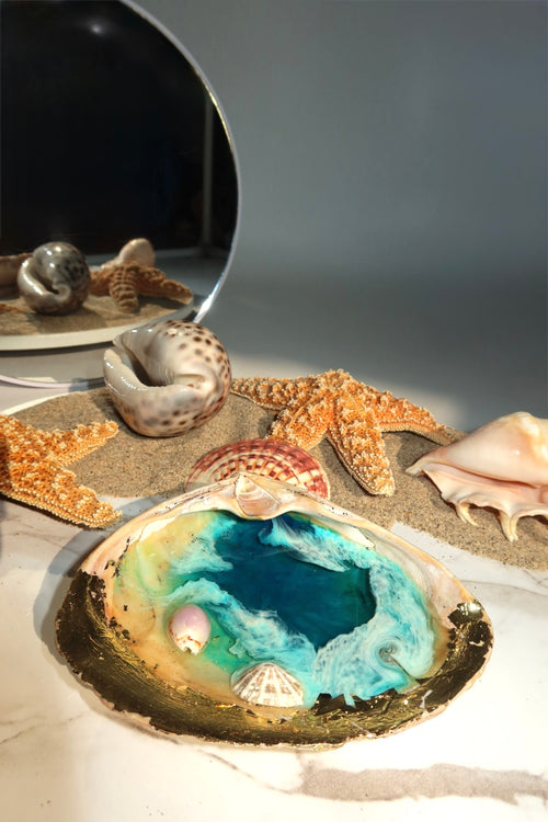 Gold Foil Accent Shell Tray ( Medium)